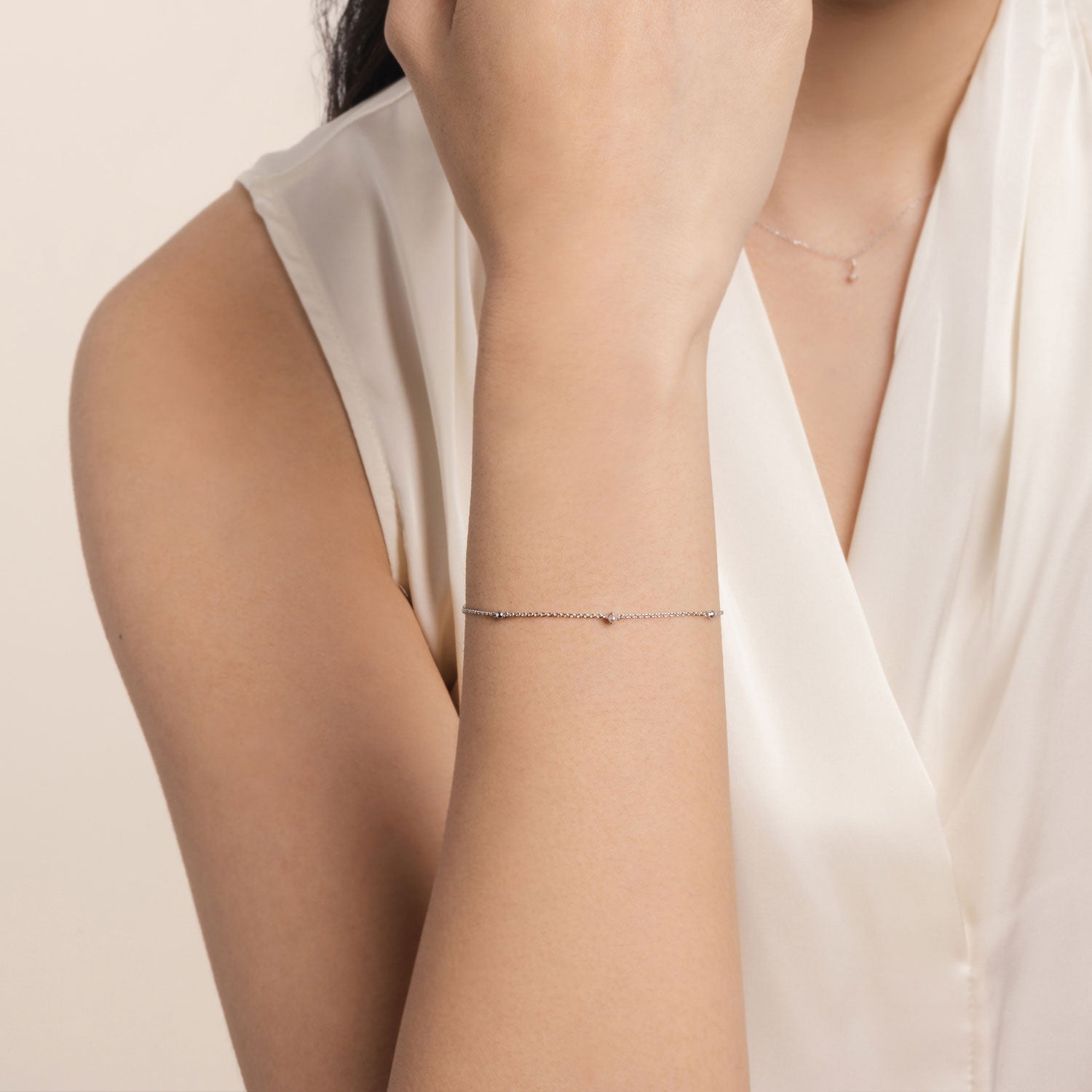White gold hotsell dainty bracelet