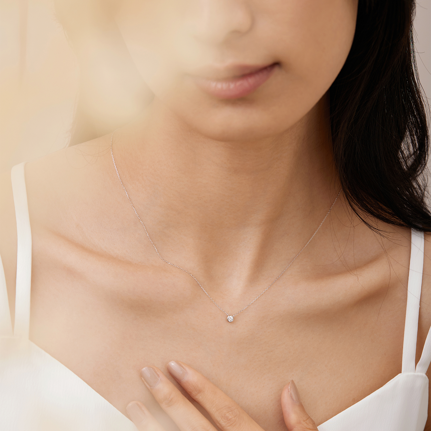 White gold on sale bezel necklace
