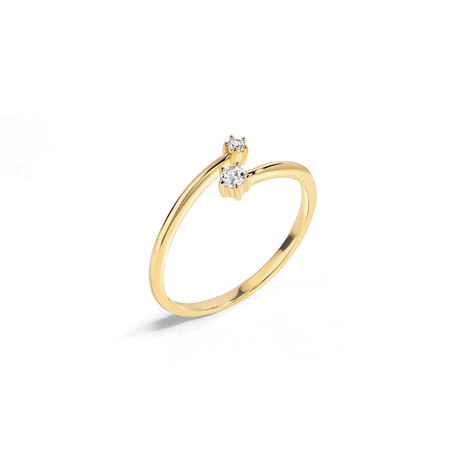 Delicate and elegant ring in gold with cubic zirconia. 