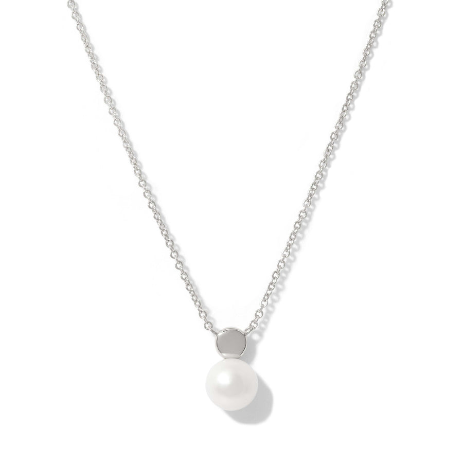 Elegant and minimalist 925 silver necklace set with freshwater pearl.