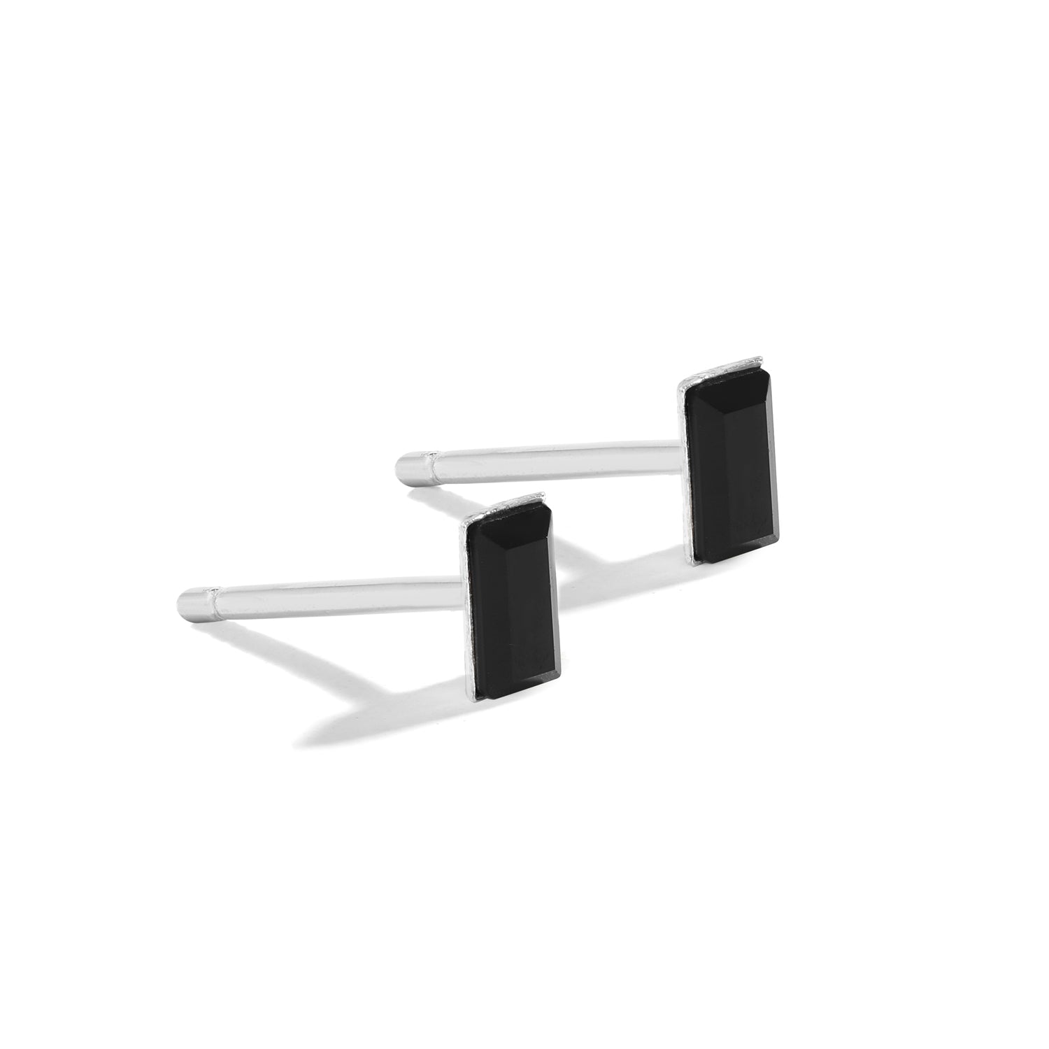 Minimalist and elegant earrings. 925 silver ear studs set with onyx cubic zirconia stones.