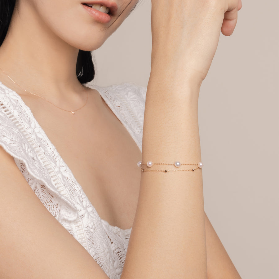 Stunning and luxurious bracelet. Handcrafted 18k solid rose gold bracelet with akoya pearls