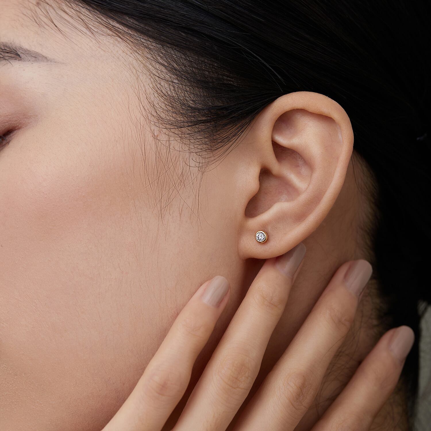 Selling shop diamond earrings