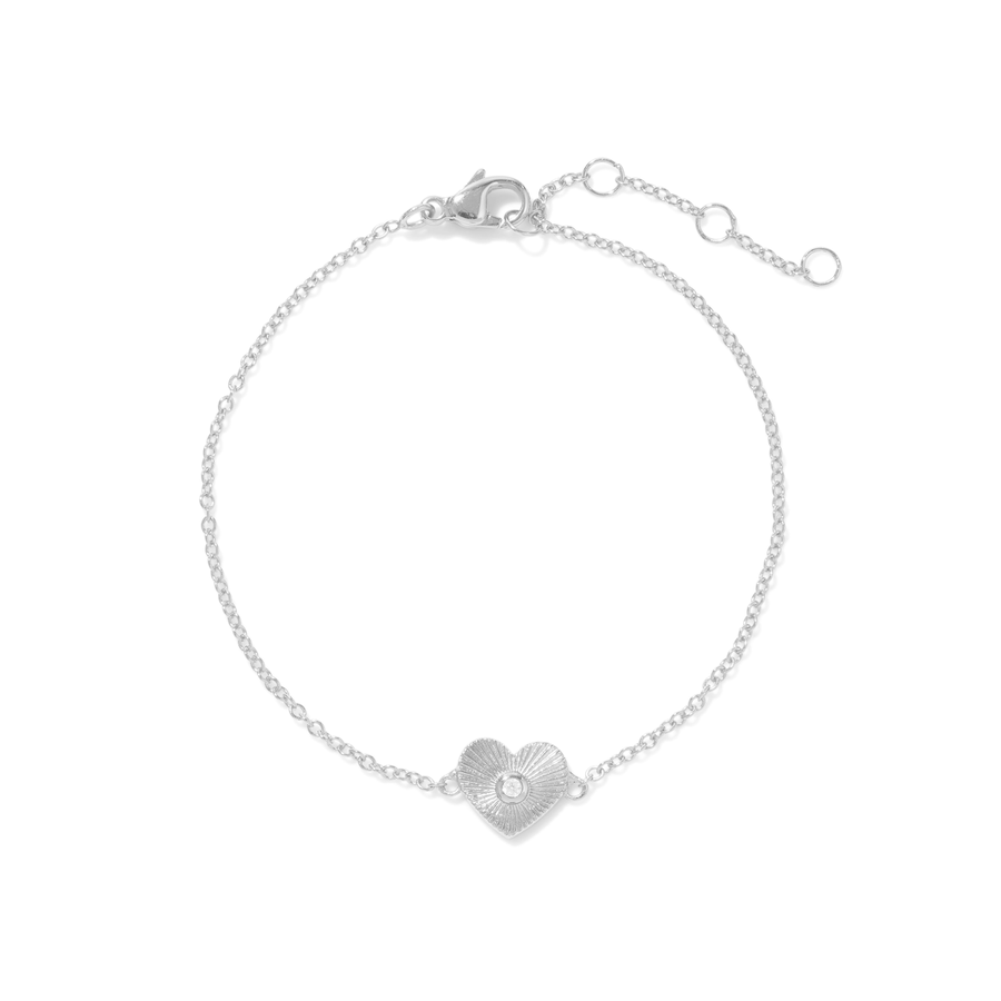 Charming and romantic heart shaped bracelet in silver with cubic zirconia